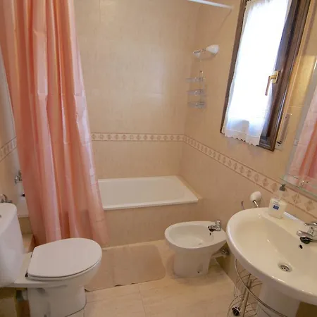 Arenda Pino Alto Masia 1 Holiday home